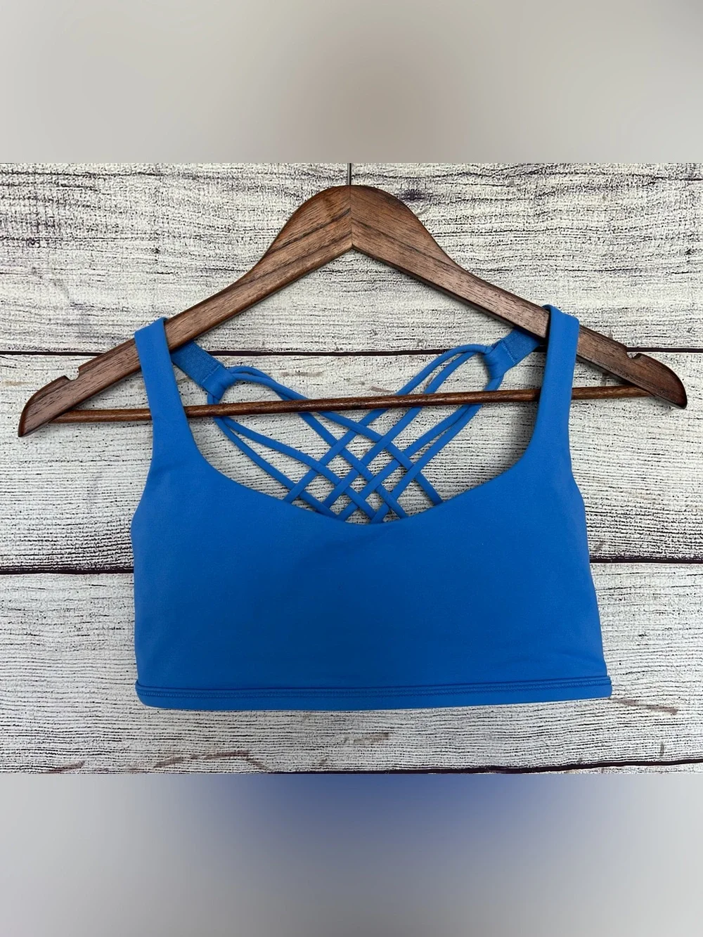 Lululemon Free To Be Bra Wild in Porcelaine blue size 8